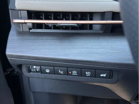 Used 2023 Nissan Ariya FWD image 20