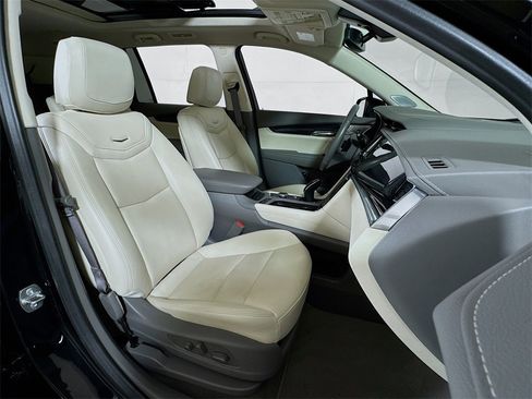 Certified 2025 Cadillac XT6 Premium Luxury image 28