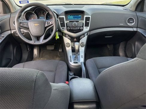 Used 2015 Chevrolet Cruze LT image 11