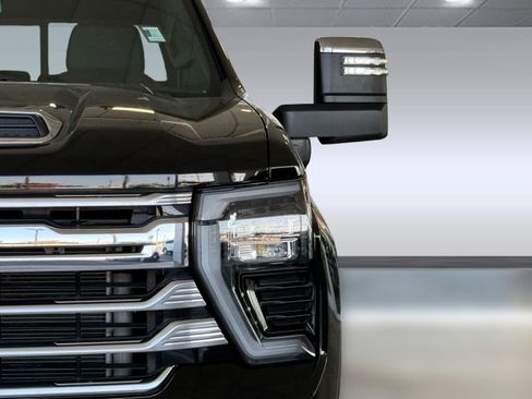 Used 2024 Chevrolet Silverado 2500 High Country w/ Z71 Off-Road Package AWD/4WD image 11