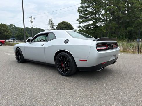 Certified 2022 Dodge Challenger R/T Scat Pack w/ Dynamics Package RWD image 7