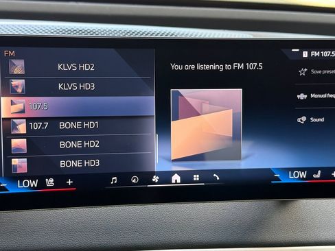 Used 2024 BMW iX xDrive50 w/ Premium Package image 25