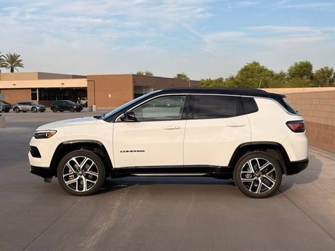 Certified 2025 Jeep Compass Limited w/ Elite Group AWD/4WD image 10