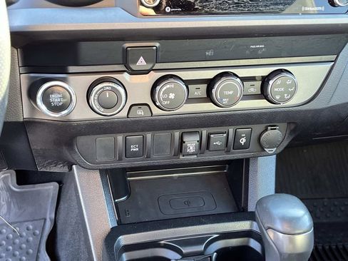 Used 2020 Toyota Tacoma TRD Off-Road image 30