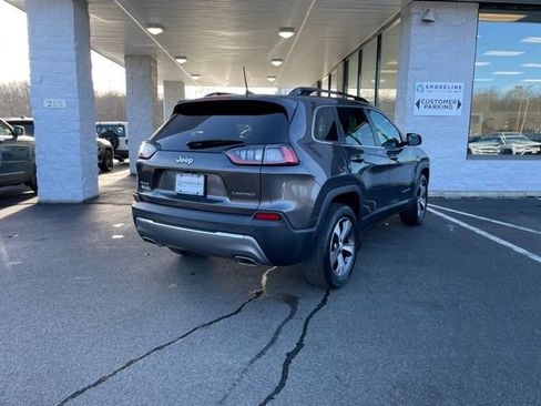 Used 2022 Jeep Cherokee Limited w/ Mopar Interior Package AWD/4WD image 5