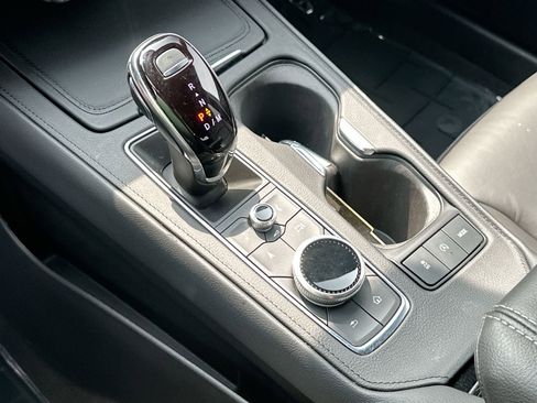 Used 2025 Cadillac XT4 Premium Luxury image 15