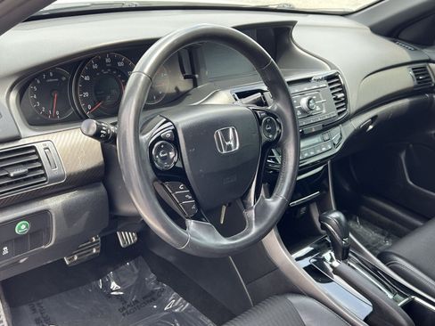 Used 2016 Honda Accord Sport image 17