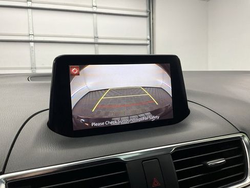 Used 2017 MAZDA MAZDA3 Grand Touring image 5