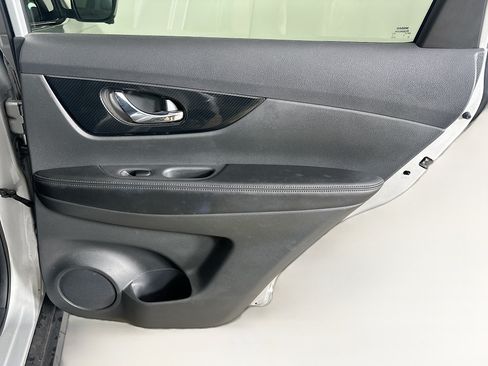 Used 2017 Nissan Rogue SL w/ SL Premium Package FWD image 32