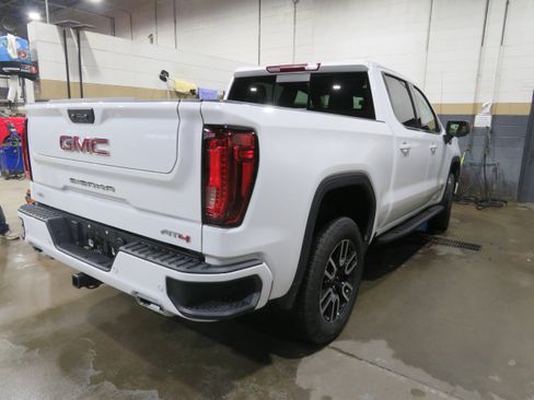 Used 2025 GMC Sierra 1500 AT4 w/ AT4 Premium Package AWD/4WD image 6