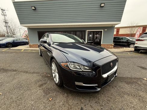 Used 2016 Jaguar XJ R-Sport image 8