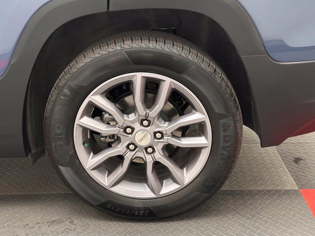 Used 2024 GMC Terrain SLT FWD image 23