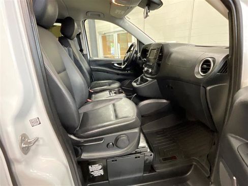Used 2016 Mercedes-Benz Metris Passenger w/ Driver Efficiency Package image 17