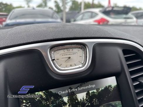 Used 2021 Chrysler 300 Touring w/ Sport Appearance Package image 31