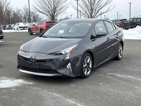 Used 2018 Toyota Prius Four Touring image 5