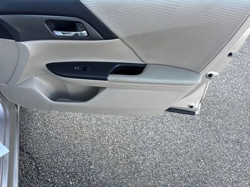 Used 2015 Honda Accord LX image 20