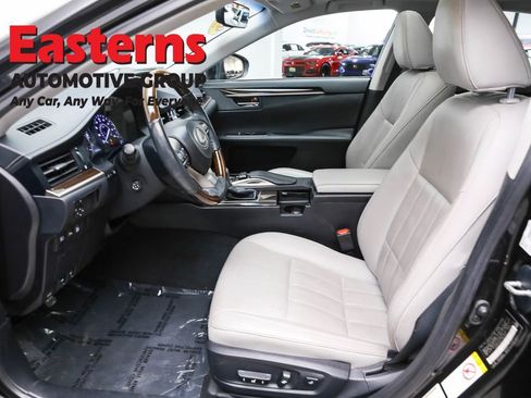 Used 2018 Lexus ES 350 350 w/ Luxury Package w/Wood Trim image 14