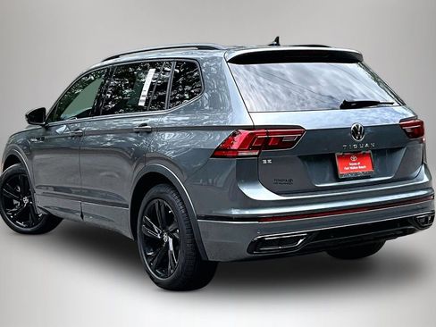 Used 2024 Volkswagen Tiguan SE R-Line FWD image 4