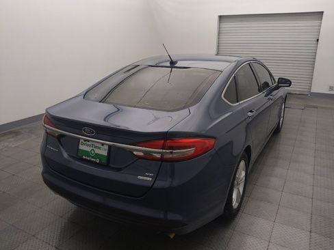 Used 2018 Ford Fusion SE w/ Fusion SE Technology Package FWD image 7