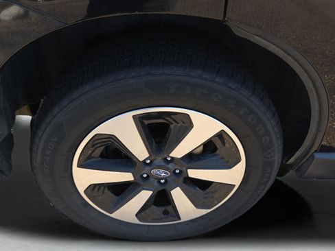 Used 2018 Subaru Forester 2.5i Premium w/ All-Weather Package image 18