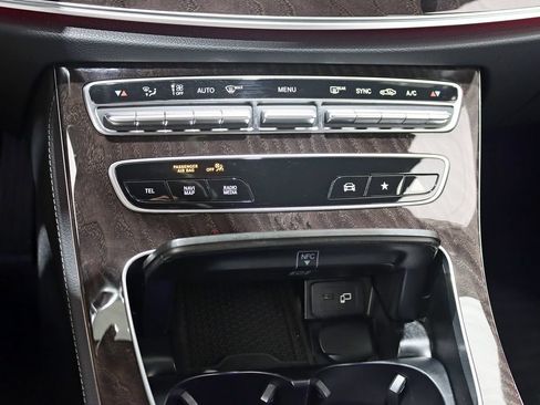 Used 2023 Mercedes-Benz E 350 4MATIC Sedan image 27