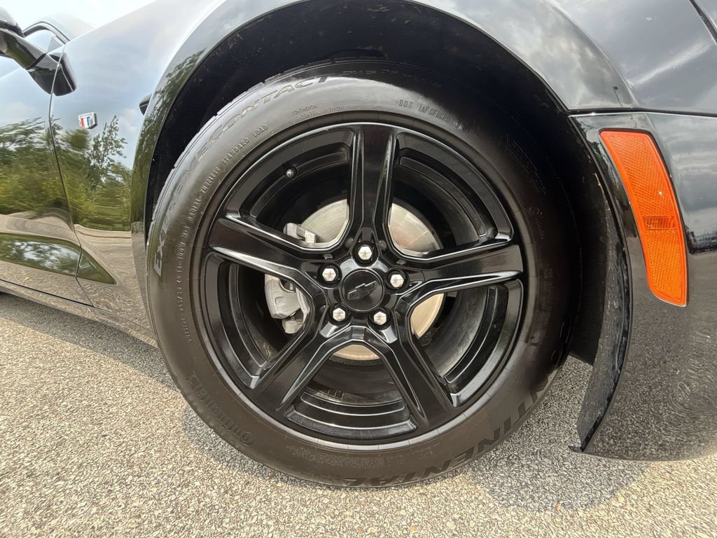 Used 2023 Chevrolet Camaro LT w/ Technology Package RWD image 19