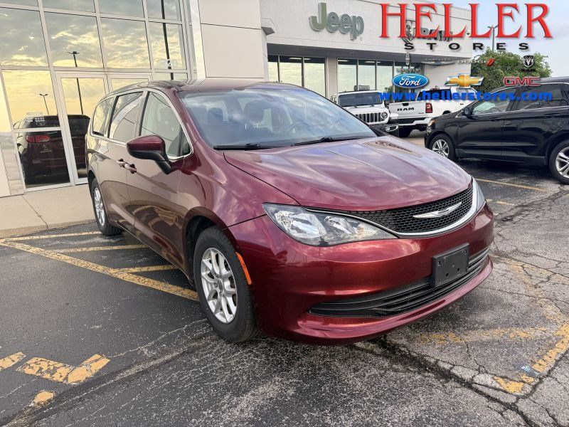 Used 2017 Chrysler Pacifica Touring FWD image 1