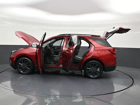 Used 2023 Chevrolet Equinox RS image 33