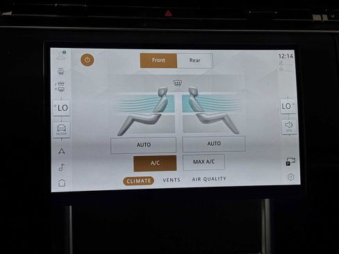 New 2025 Land Rover Range Rover Long Wheelbase SE image 17