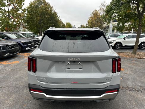 New 2026 Kia Sorento S image 6