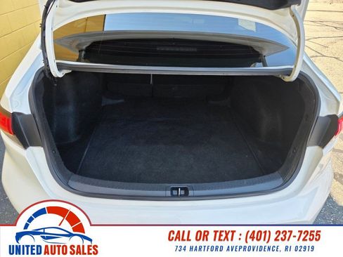 Used 2020 Toyota Corolla LE FWD image 10
