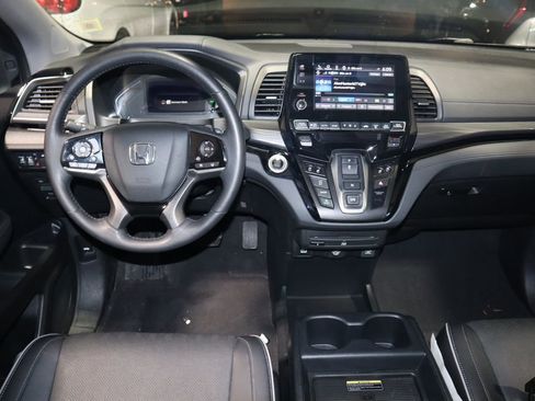 Used 2023 Honda Odyssey Elite image 11