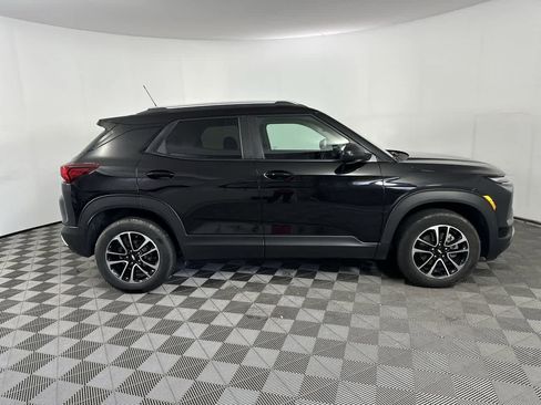 Used 2024 Chevrolet TrailBlazer LT w/ Convenience Package AWD/4WD image 16