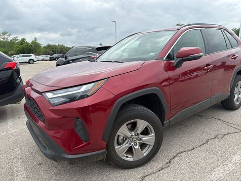 Used 2025 Toyota RAV4 XLE image 1