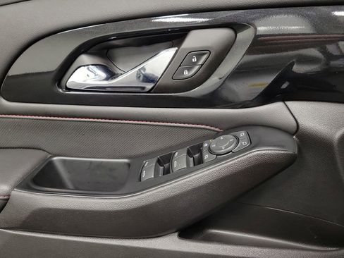 Used 2023 Chevrolet Traverse RS image 18