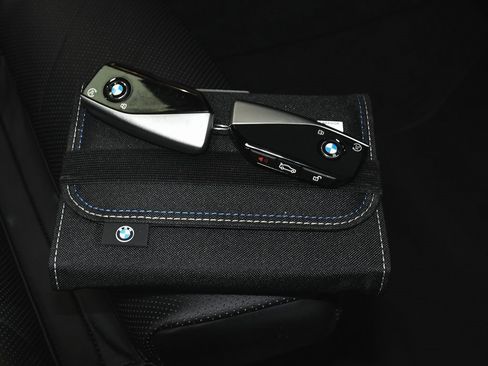 Used 2023 BMW X7 xDrive40i w/ M Sport Package image 75