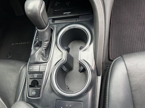 Used 2019 Toyota Camry XSE image 21