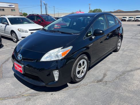 Used 2013 Toyota Prius Two FWD image 2