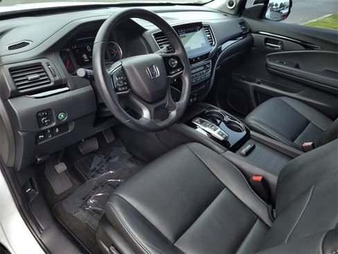 Used 2021 Honda Pilot Touring image 10