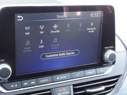 Used 2025 Nissan Altima 2.5 SV FWD image 21