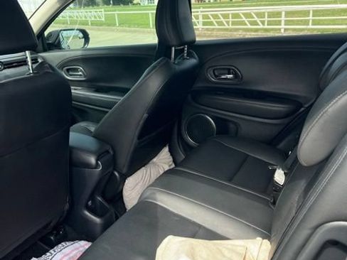 Used 2019 Honda HR-V EX-L image 8