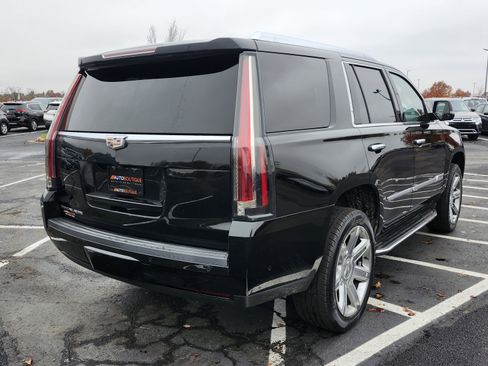 Used 2018 Cadillac Escalade Luxury image 12