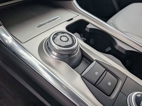 Used 2021 Ford Explorer XLT w/ Equipment Group 202A image 23