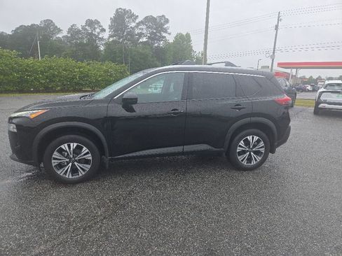 Used 2023 Nissan Rogue SV w/ SV Premium Package AWD/4WD image 2