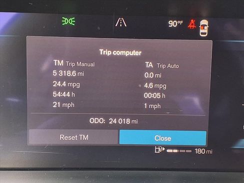 Certified 2024 Volvo XC40 B5 Plus image 32