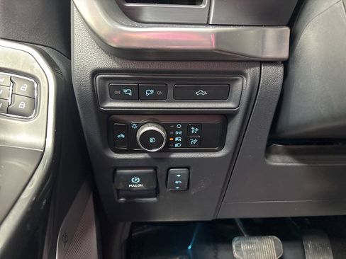 Used 2023 Ford F150 Lariat w/ Equipment Group 502A High image 39