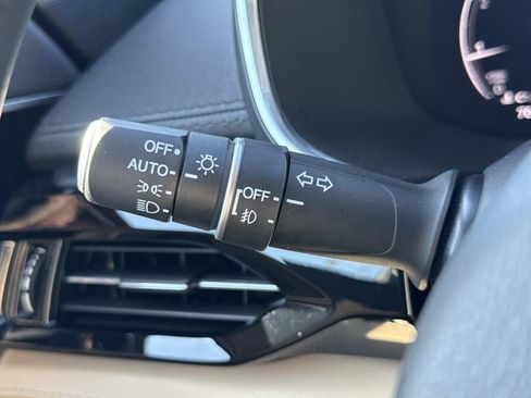 Used 2023 Acura MDX w/ Advance Package AWD/4WD image 11