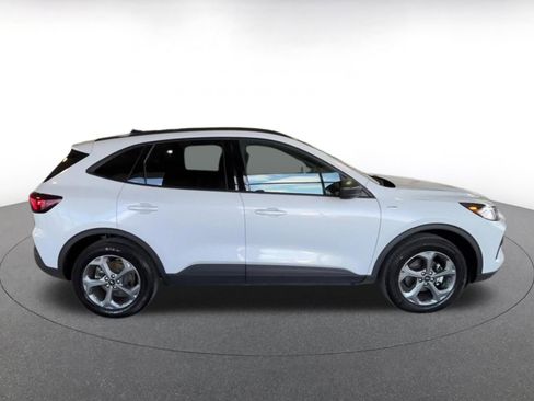 Used 2025 Ford Escape ST-Line image 17