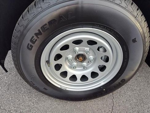 Used 2025 Chevrolet Silverado 1500 W/T w/ Trailering Package image 9