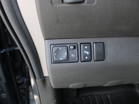 Used 2012 Nissan Pathfinder Silver AWD/4WD image 23